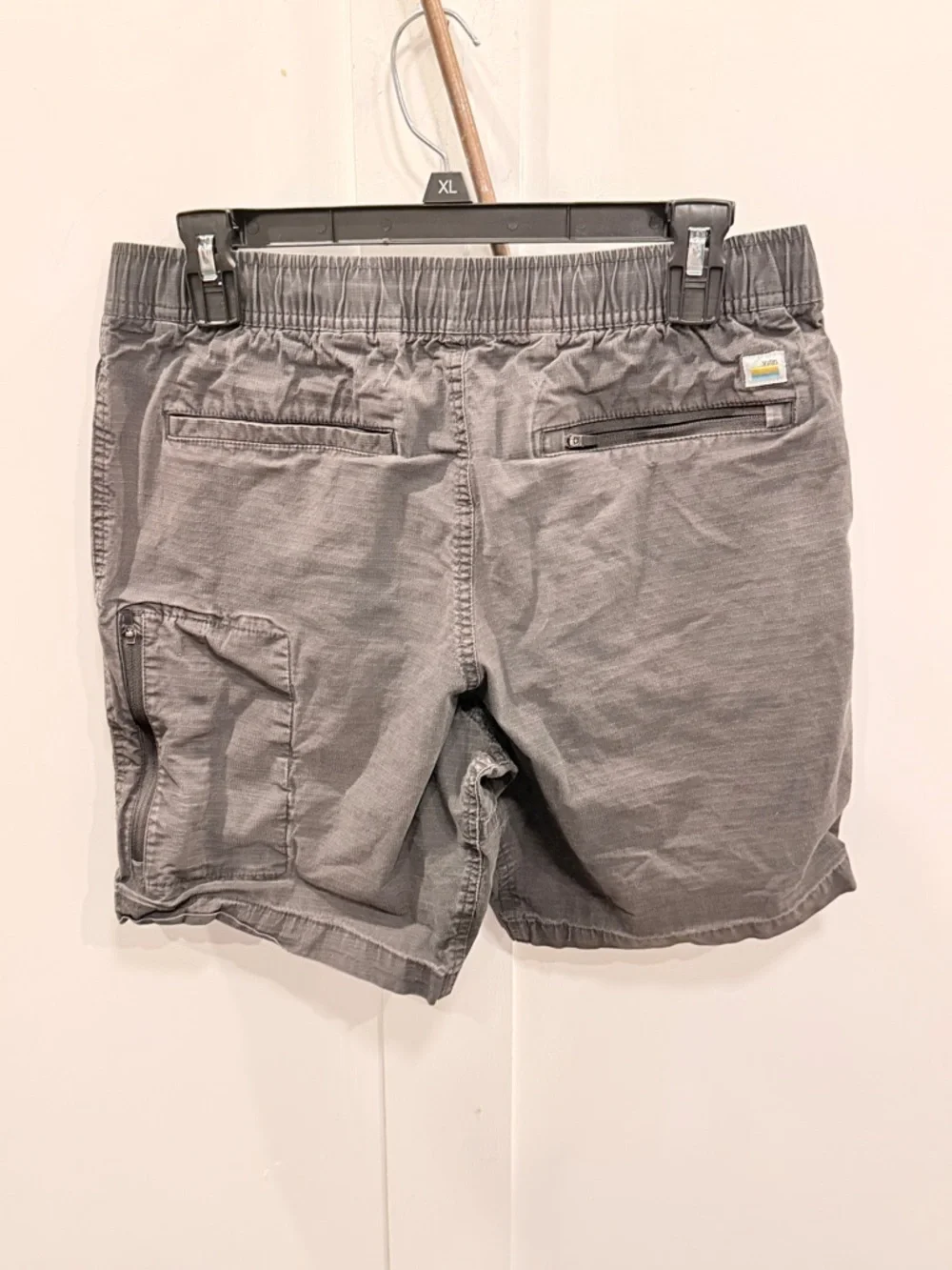 Vuori Men's Drawstring Ripstop Shorts in Light Gray Med - Picture 2 of 4